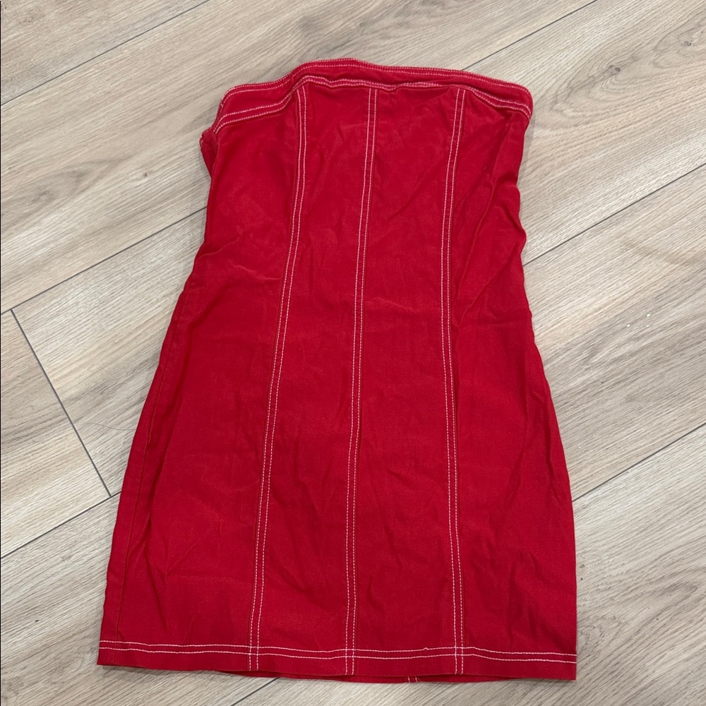 Elegant Red Strapless Dress